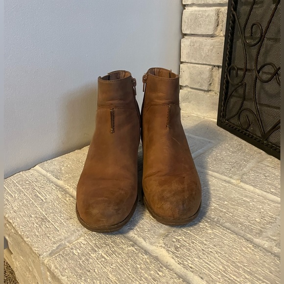 Clarks suede brown ankle boots - Picture 3 of 8